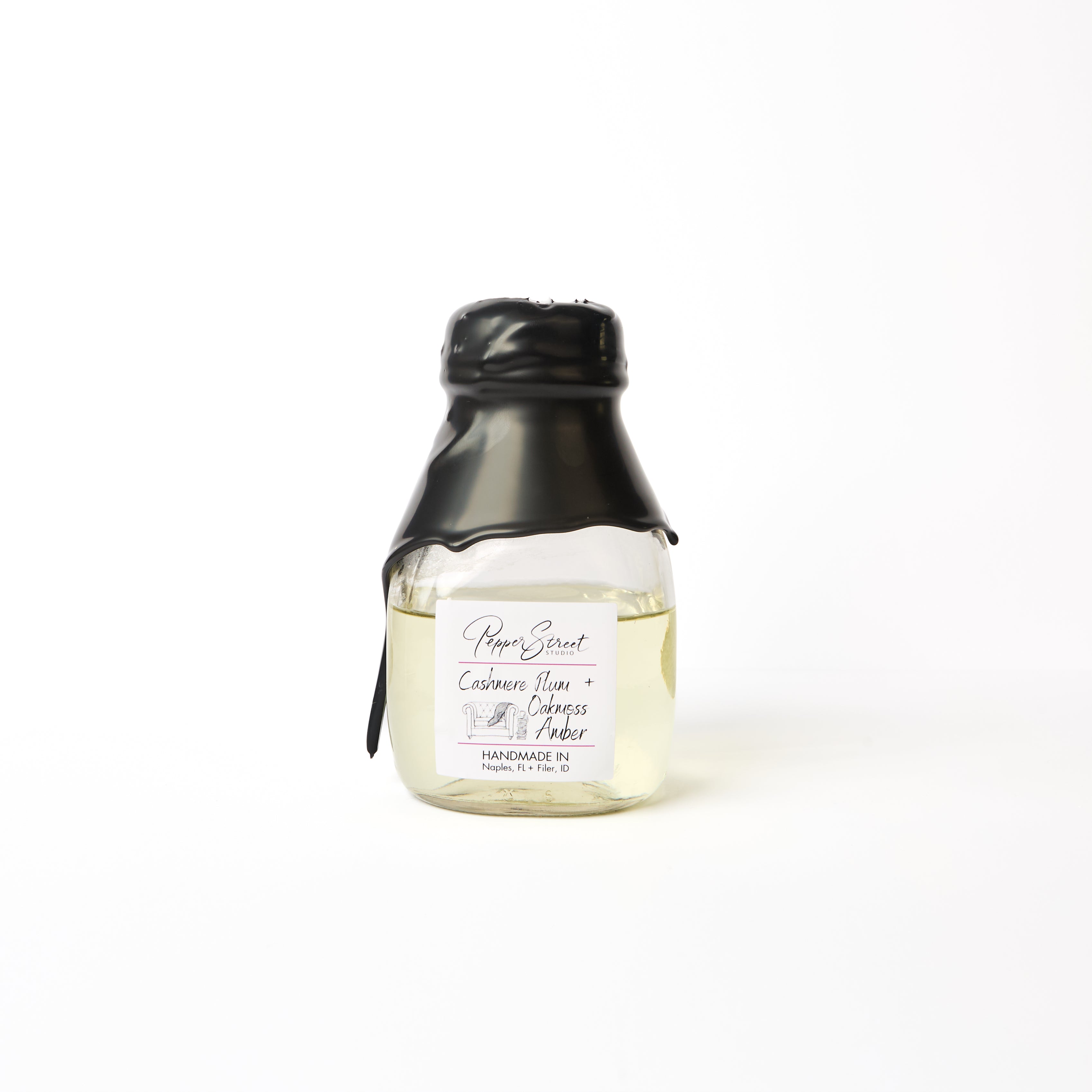 Cashmere Plum + Oakmoss Amber Large Room Diffuser