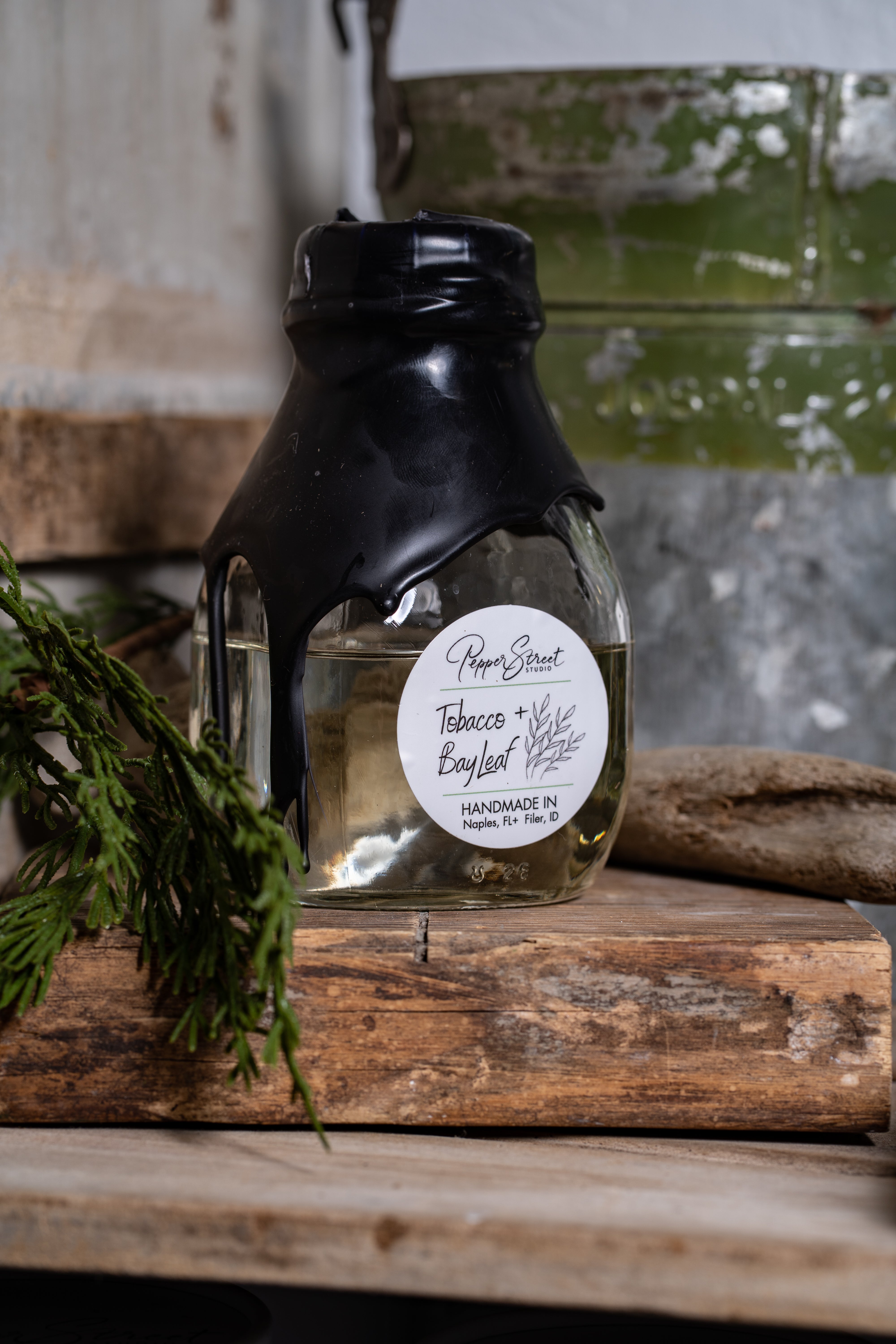 Tobacco + Bay Leaf Large Room Diffuser